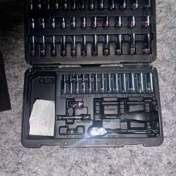 QUINN 1/4 in. Drive SAE and Metric Master Socket Set, 54-Piece