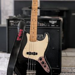 FS/FT: 2002 MIM J Bass, accessories, case candy and Rumble 150 amp (make offer)