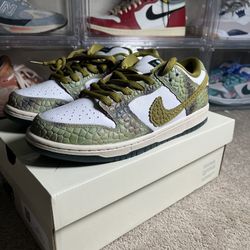 Size 9.5 - Nike Alexis Sablone x Dunk SB Low Chameleon NEW! FAST!