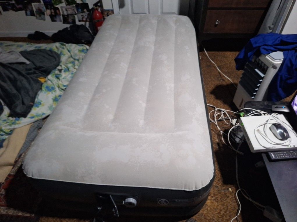 Pump Up Bed