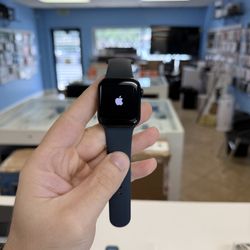 Apple Watch SE 2nd 40mm LTE Unlocked New wiry Apple care till April 2026