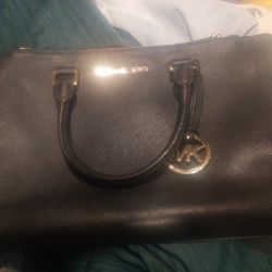 Micheal Kors Purse Very Good Condition 