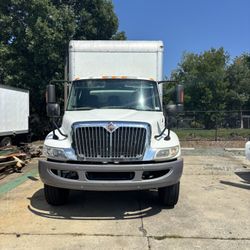 2015 International Box Truck