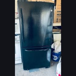 GE fridge 