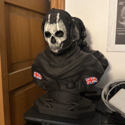 Call Of Duty’s Ghost Statue Bust (Matte Black Or Gloss)