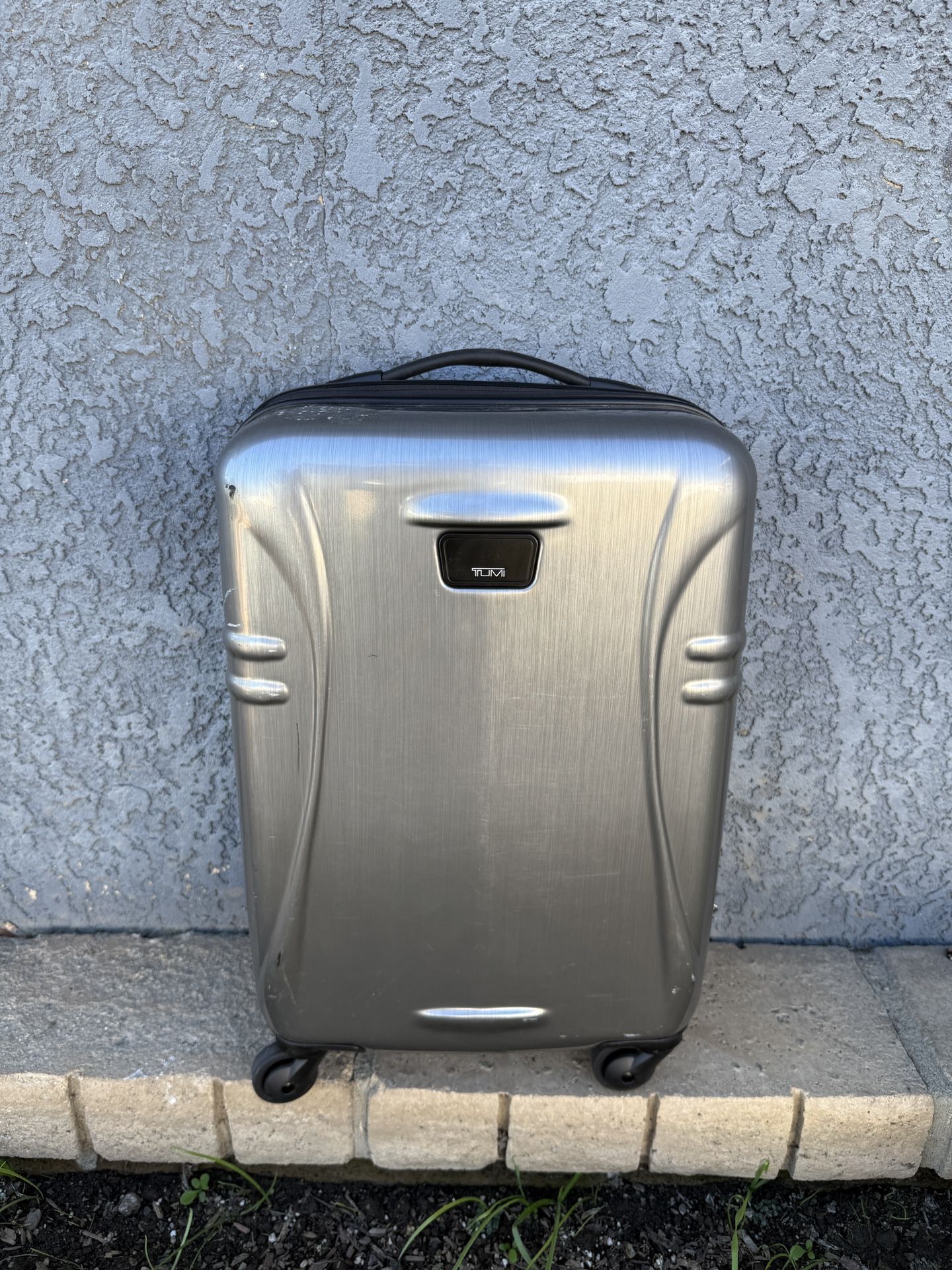 Tumi Tactics International 25" Hard Shell Spinner Carry-On 28225 SHL Grey