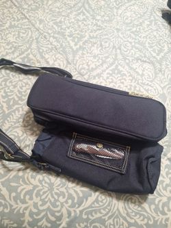 Picnic pack  Insulated  with bottle opener and  glasses and napkins