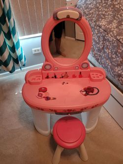 Girls Vanity Lighted Set