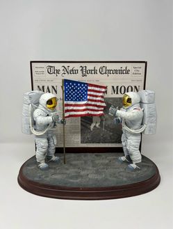 Danbury Mint Apollo 11 'One Small Step for Man" Moon Landing Diorama Statue