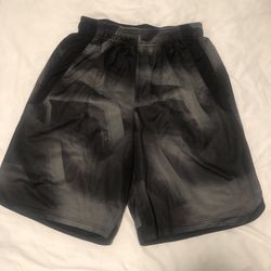 Men’s champion Shorts SizE Large 