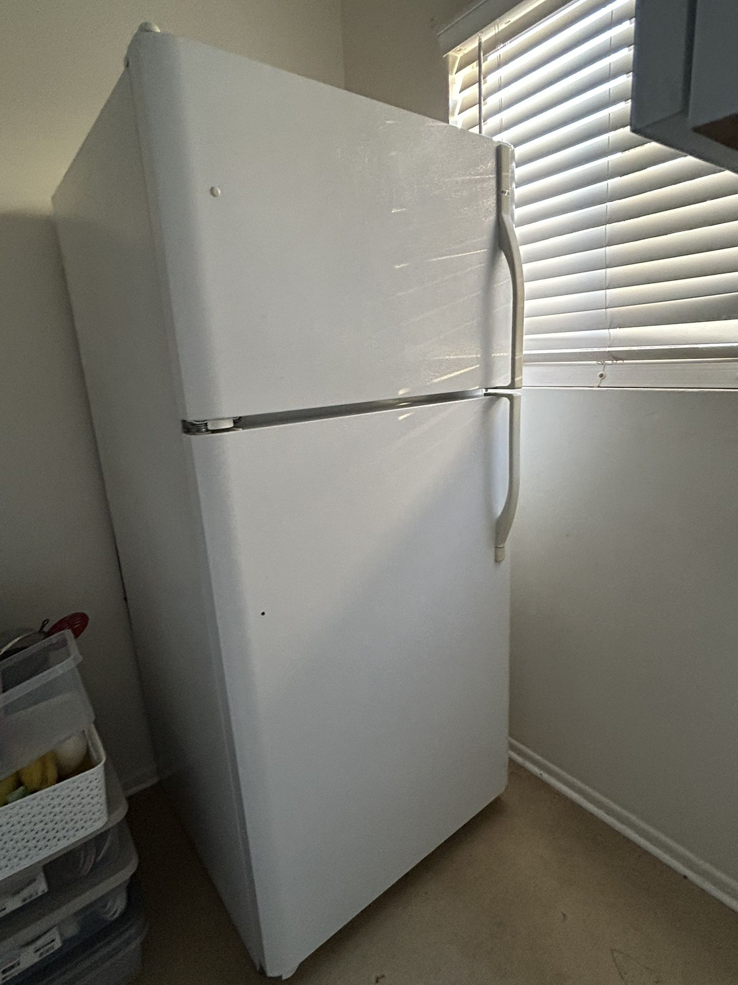 Top-Freezer 18.2 cu. ft. Kenmore Refrigerator