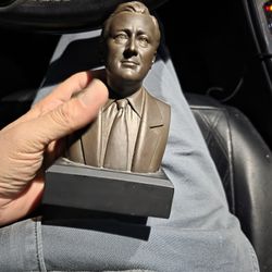 Vintage President Franklin Roosevelt FDR Miniature Metal Bust 5”