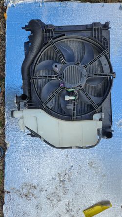 Nissan Sentra Radiator,  Condenser,  Radiator Fan,  Coolant Reservoir 
