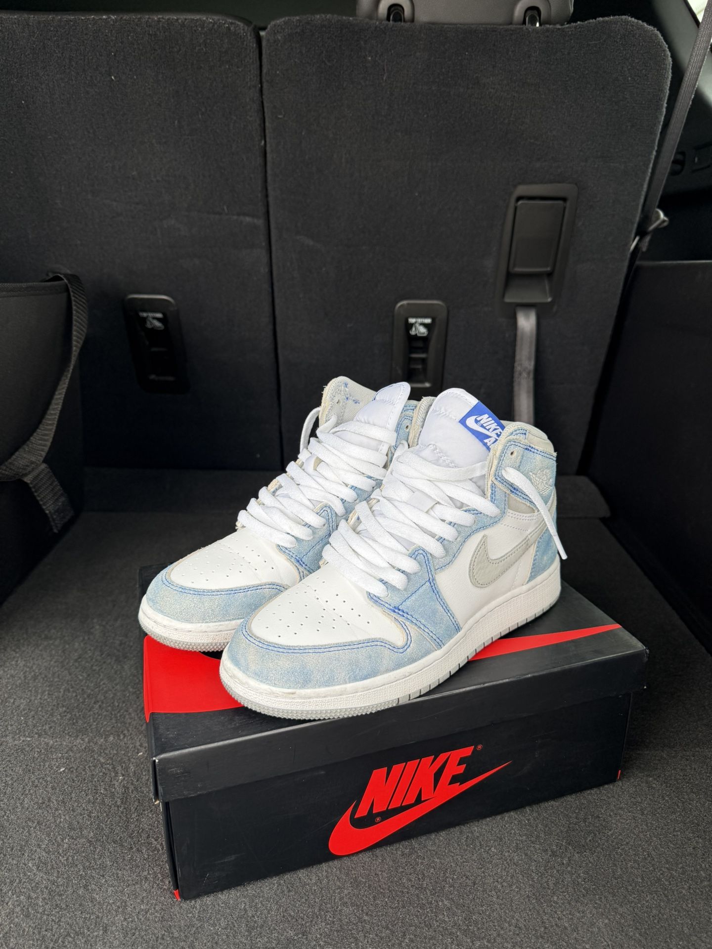 Hyper Royal Jordan 1