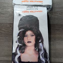 Claire's Beehive Wig $20
NEW