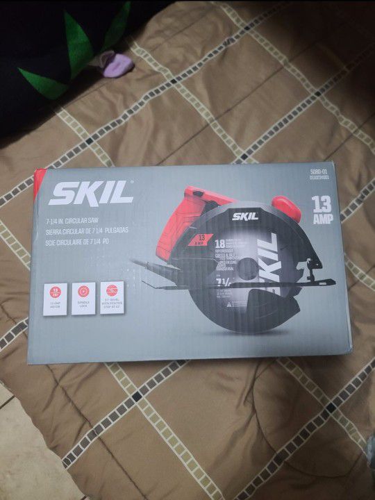 $80 Skil 13 Amps Corded 7-1/4 in. Circular Saw with EXACTLINE Laser Alignment System with Blade & User Guide.