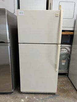Whirlpool Top Freezer Refrigerator (Off White )