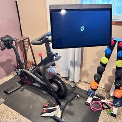Peloton Bike+ Plus w/accessories Excellent Condition