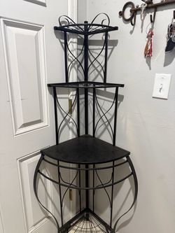 Black Metal Corner Baker’s Rack / Display Shelf