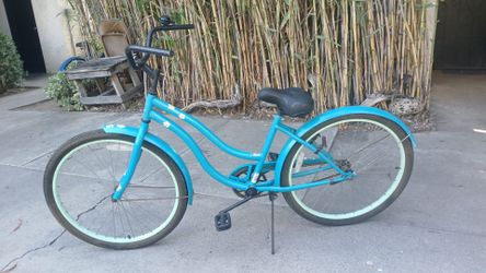 Schwinn Mikko Adult Beach Cruiser Bike