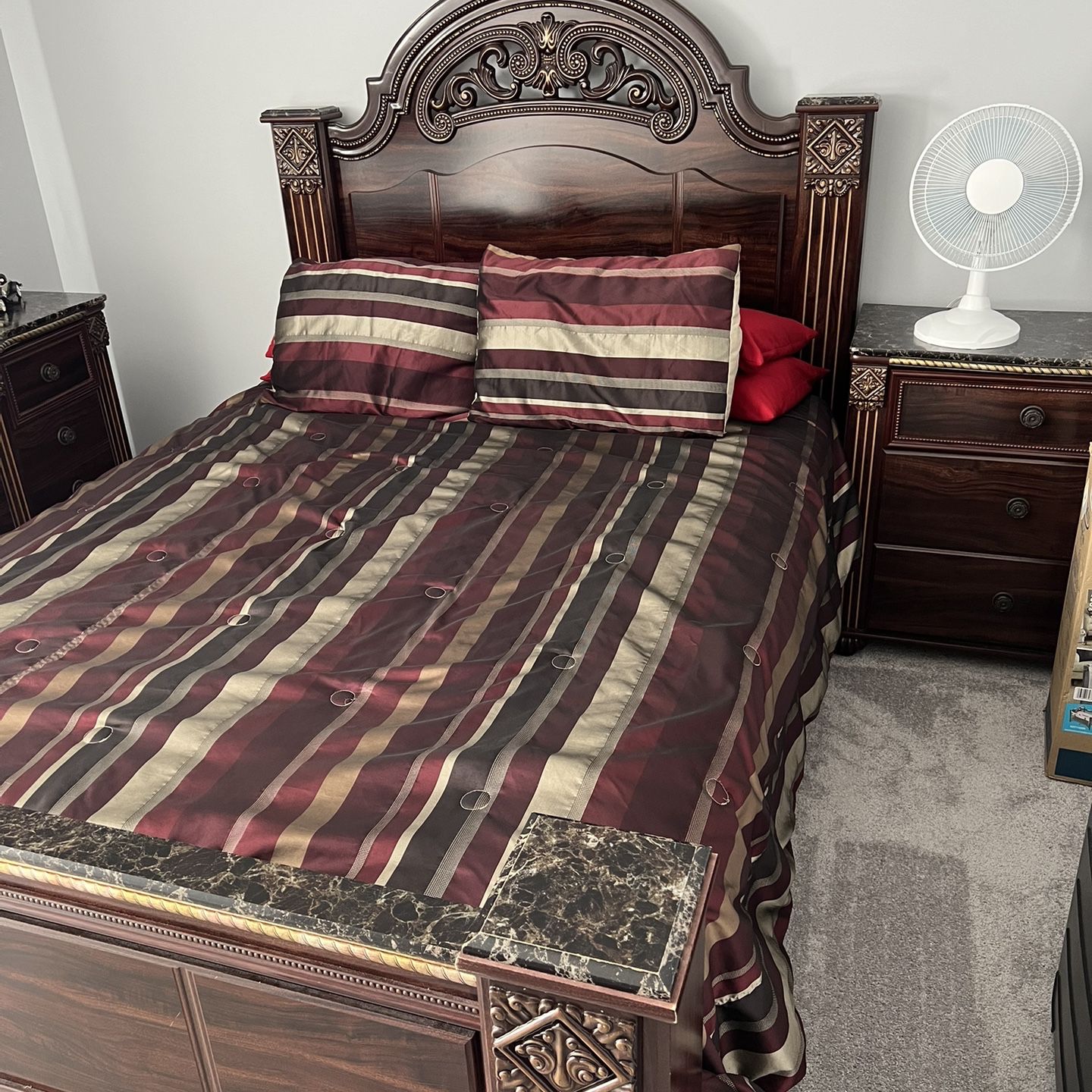 Queen Size Bedroom Suite ( Excellent Condition )