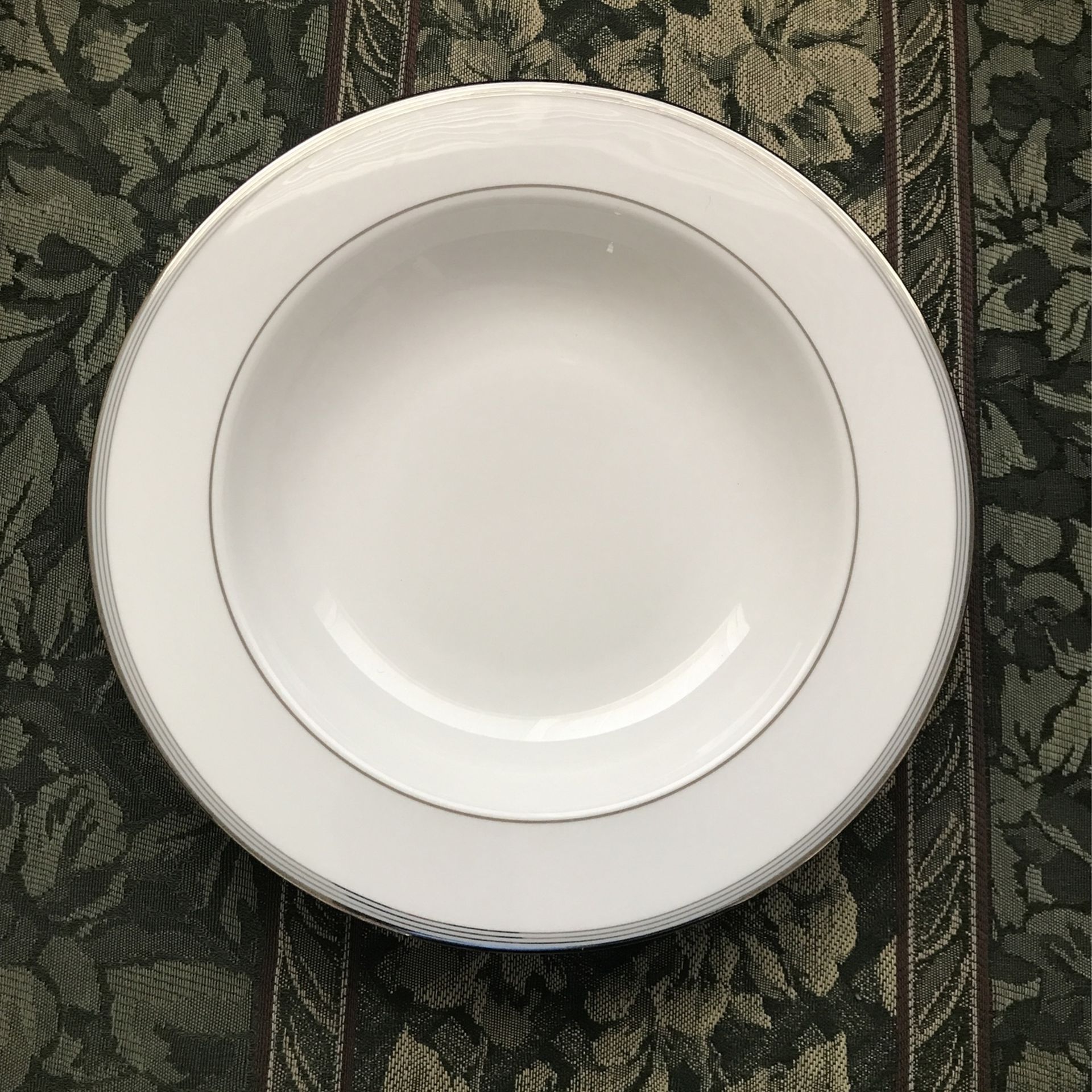 Columbus Circle Lenox 9 1/2”, Soup/ Pasta Bowl