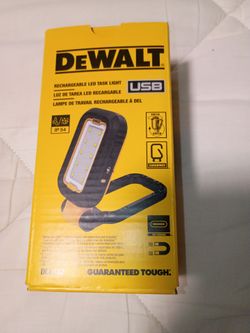 DeWalt USB rechargeable light 1000 lumens