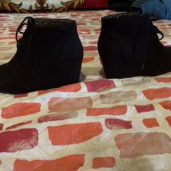 Women’s Boots For Sale Size 8 