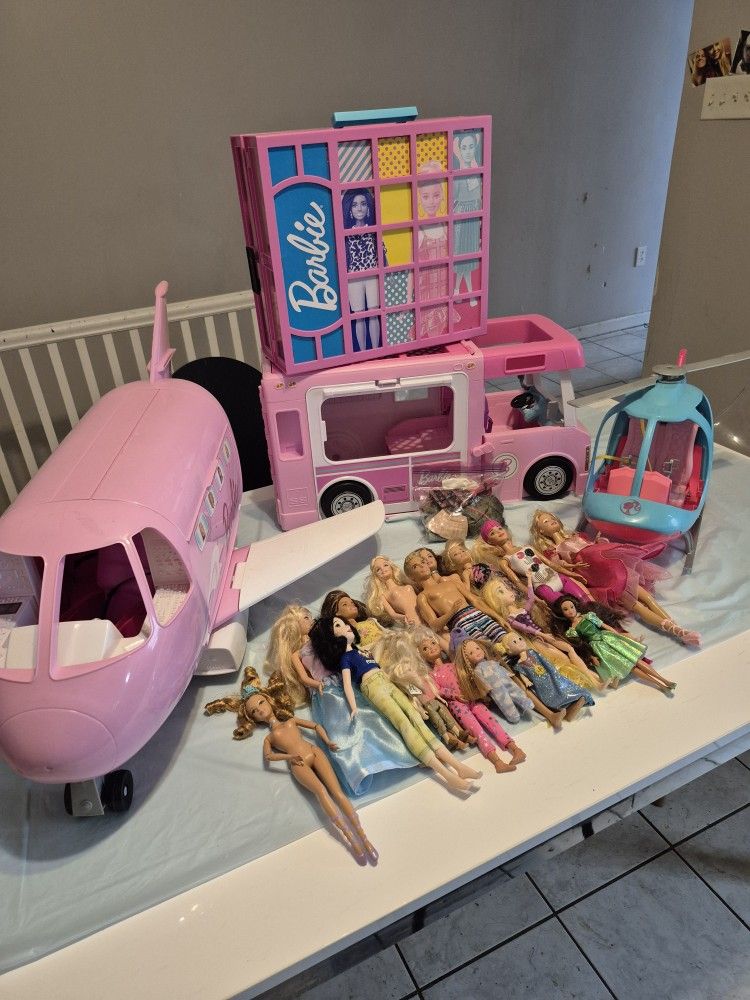 Barbie DREAM CAMPER Dream Pink Passport JET, COPTER. Clothes, Barbies