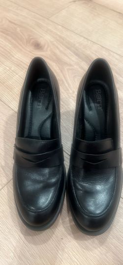 Born Holliston Black Leather Heeled Penny Loafers - Size 7.5