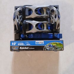 Reese Titan (4-pack Ratchet Straps) New