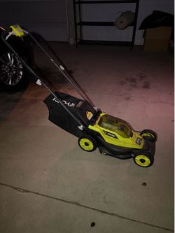 RYOBI ONE+ 18V 13-inch Cordless Push Lawn Mower (model P1180)