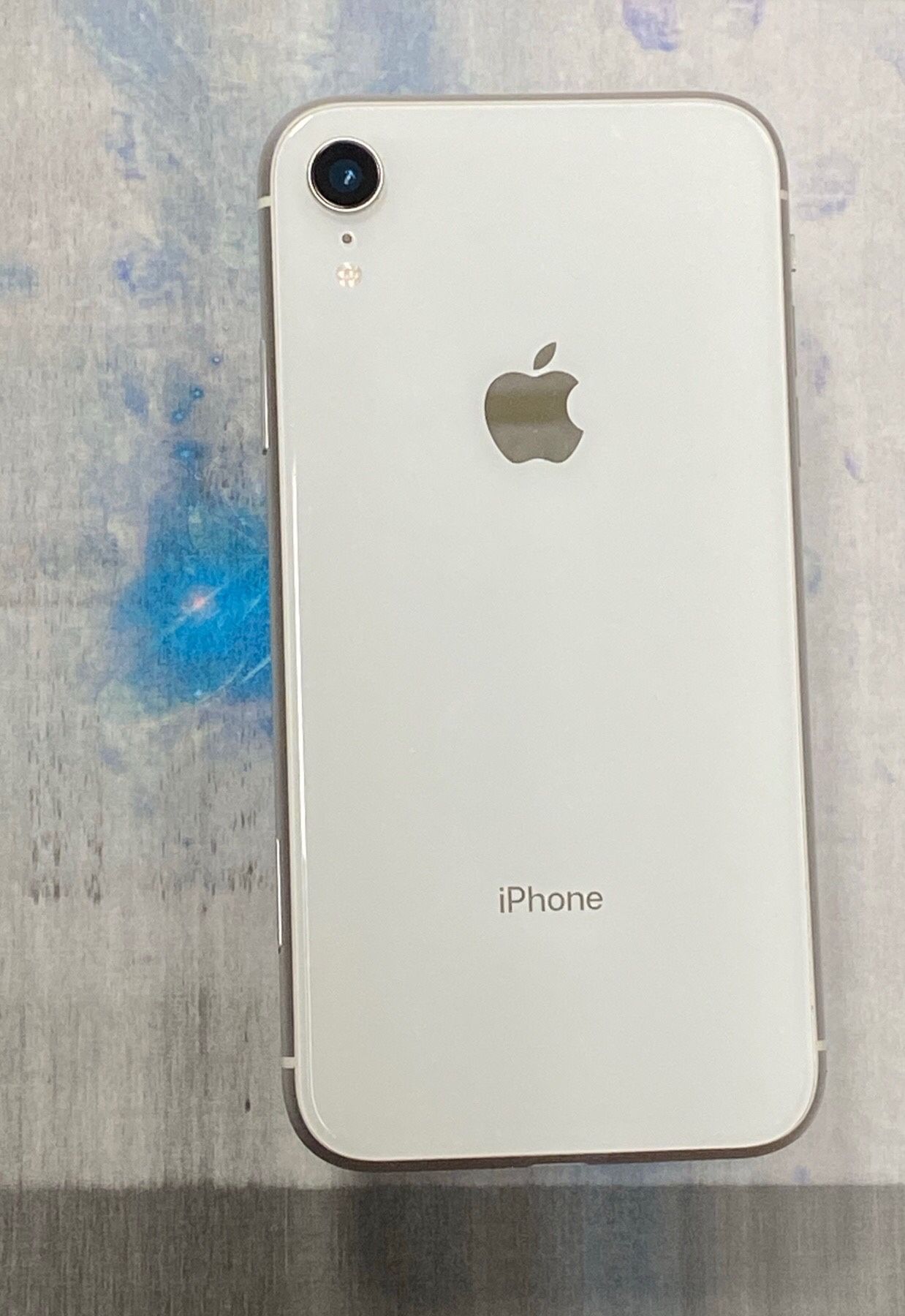 iPhone XR,64gb,factory unlocked,excellent condition