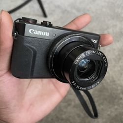 Canon G7x Mark II