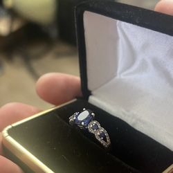 Silver Ring With Lab Grown Blue Sapphire Diamonds 