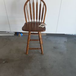 Swivel Oak Barstool