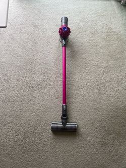 Dyson V6 Motorhead Cordless Vacuum with Original Charger - Excellent Working Condition!
