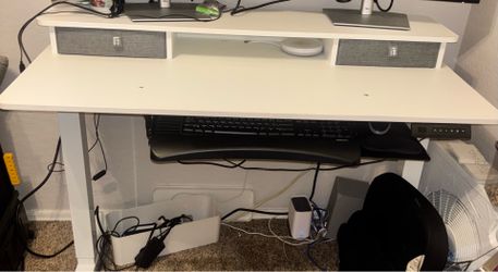 Computer desk
