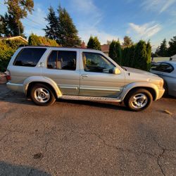 2000 Infiniti QX4