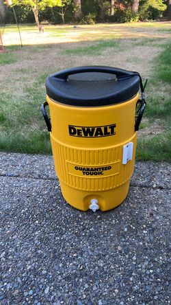 DeWalt Water Cooler Jug with Spigot 5 gallon