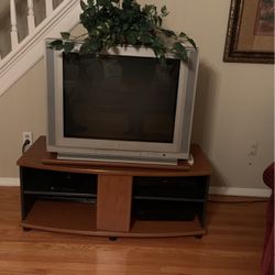 JVC TV With Wooden Swivel TV Stand