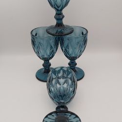 4 Beautiful 8oz Diamond Pattern Glass Goblets 
