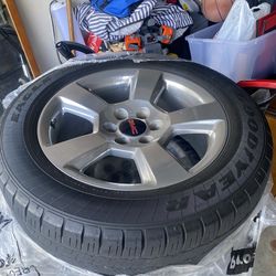 20”. 275/55/20. Wheels