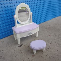 Sylvanian Families Calico Critters Furniture Purple Vanity With Stool
