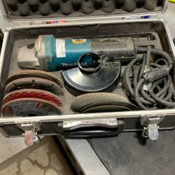 Makita Grinder 