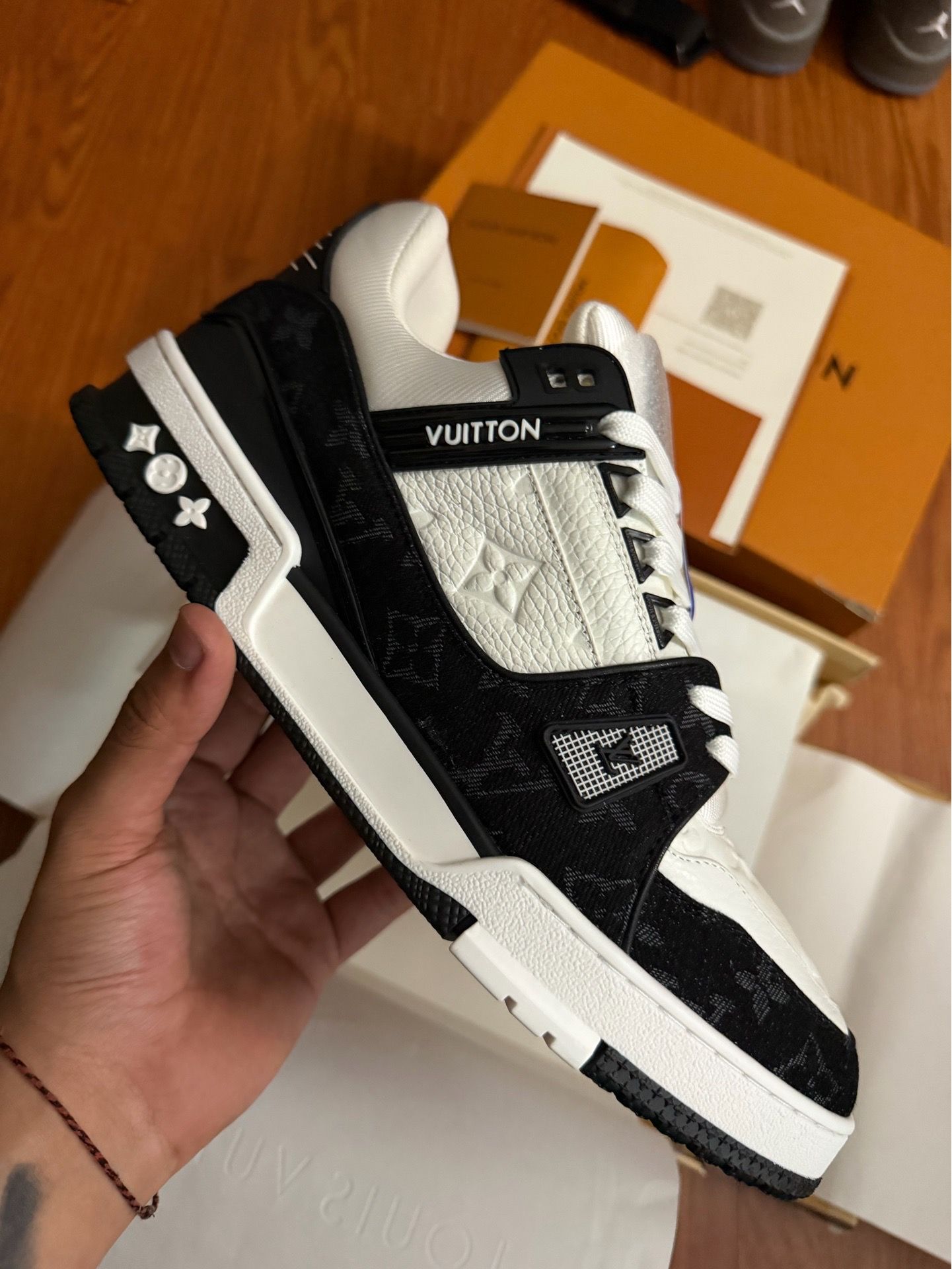 LV trainers black/white🔥🔥🔥