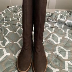 Timberland Women’s Boots . 8 1/2