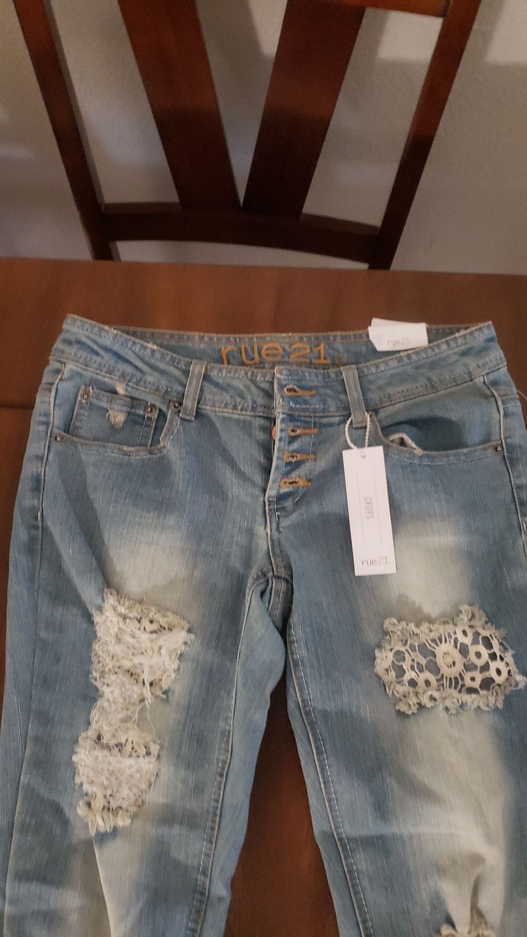 New rue 21 cropped jeans. Size 1 / 2