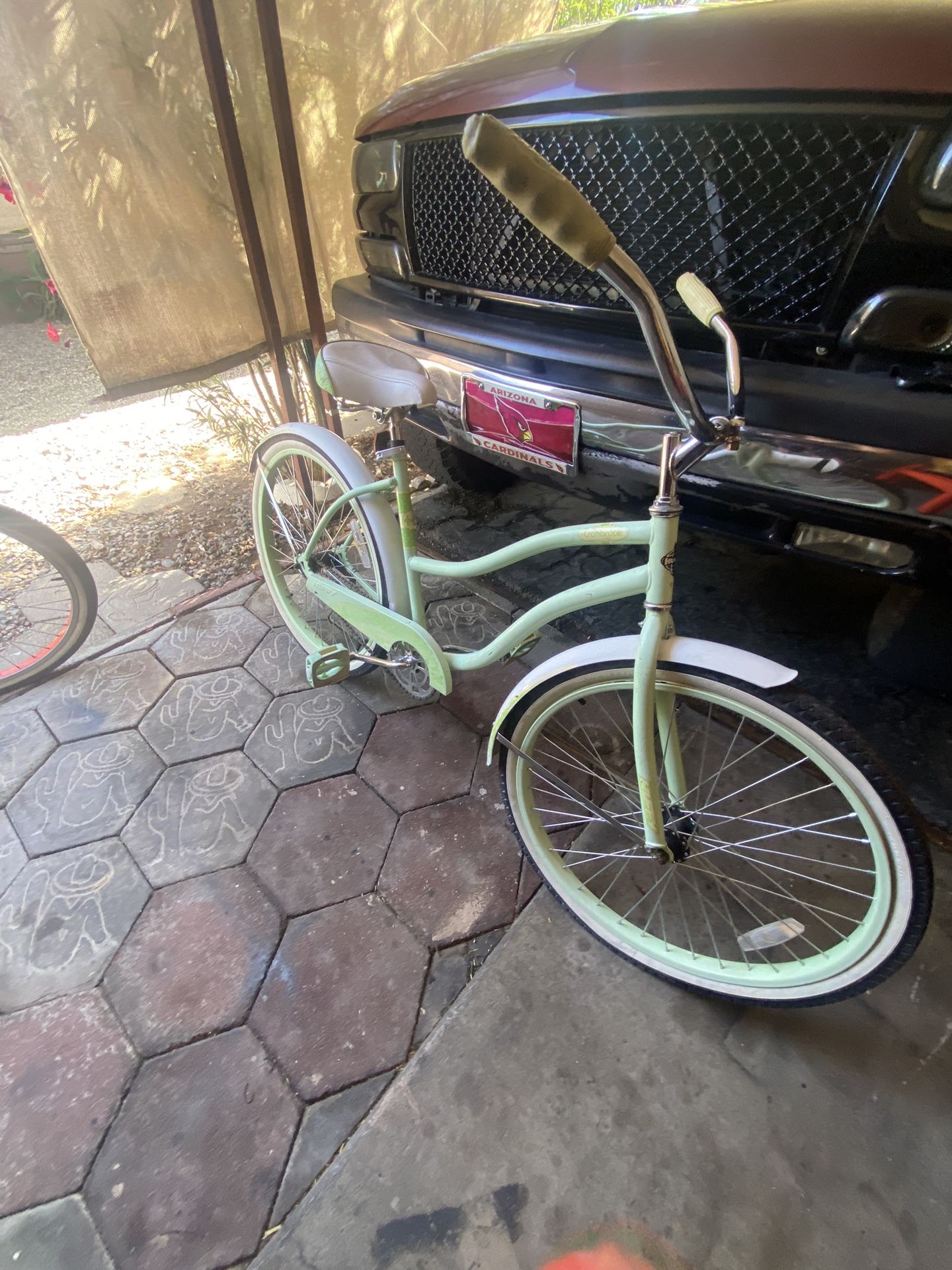 24 Inch Bicycle for women works well, is in good condition, the front tire is flat, the back one is good, I ask for $35 firm price.