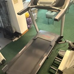 Pro Form 400 Treadmill